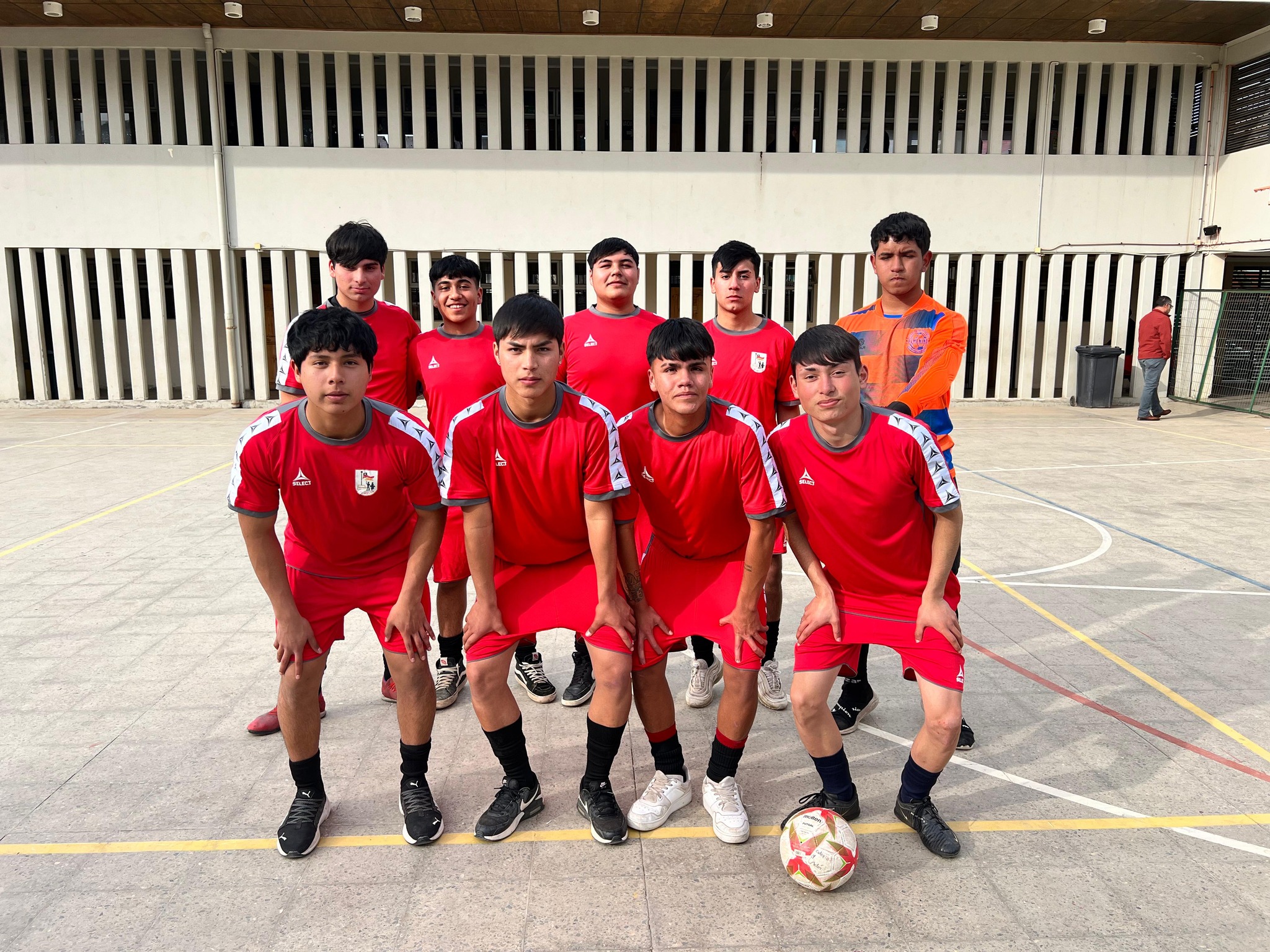 Encuentro amistoso de nuestro Colegio versus Colegio Carmelita Felipe Cortés