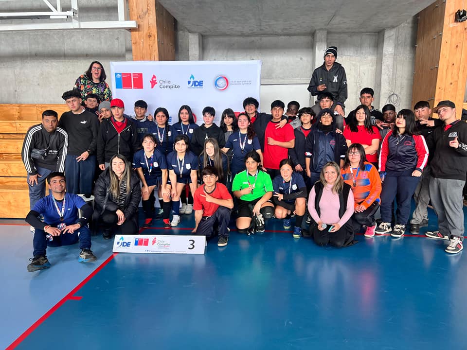 Nuestro equipo de Futsal Damas logra obtener el 3° lugar regional en los Juegos Deportivos Escolares