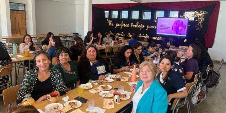 Nuestro Colegio conmemora el día de la mujer con las funcionarias