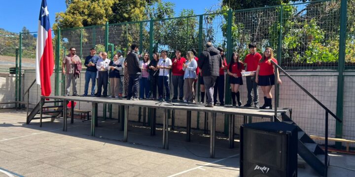Acto semanal de Educación Media