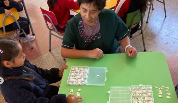 ESTUDIANTES DE EDUCACIÓN PARVULARIA APRENDEN JUGANDO