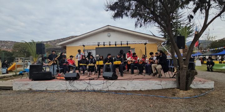 Nuestros estudiantes brillaron en la Feria Comunal de SENDA Previene